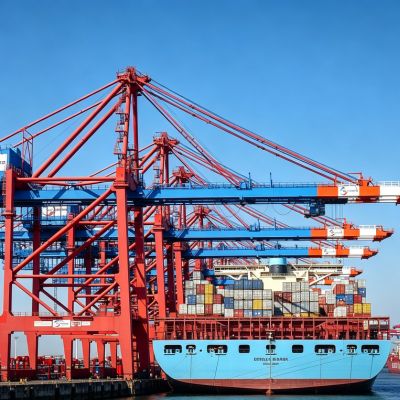 Container shipment for Canadian screw distributor